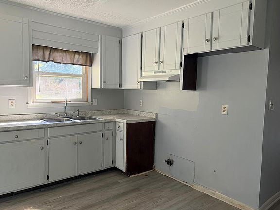 5th image of 332 Windmill Cir