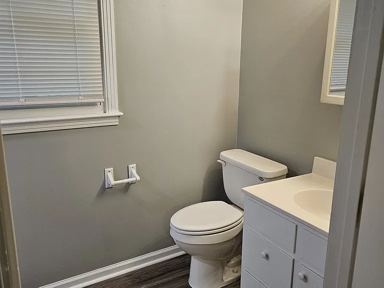 627 W Meade Blvd — Photo 10