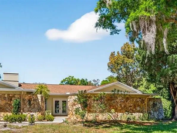 2111 Paddock Cir, Dunedin, FL 34698