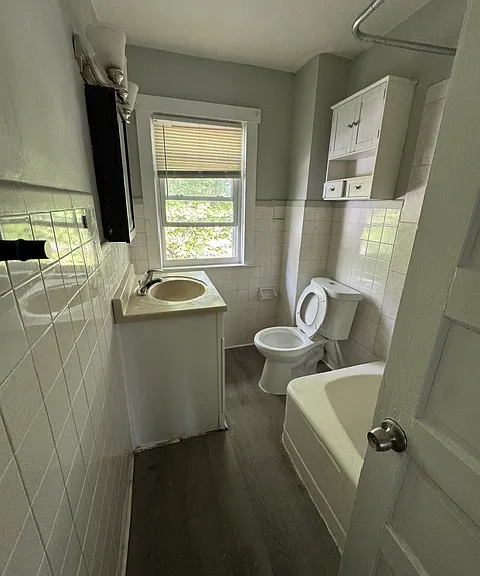 255 Hollywood Dr — Photo 12