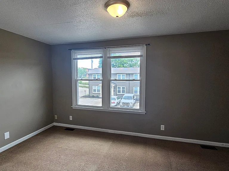 610 Commerce St #19 — Photo 9