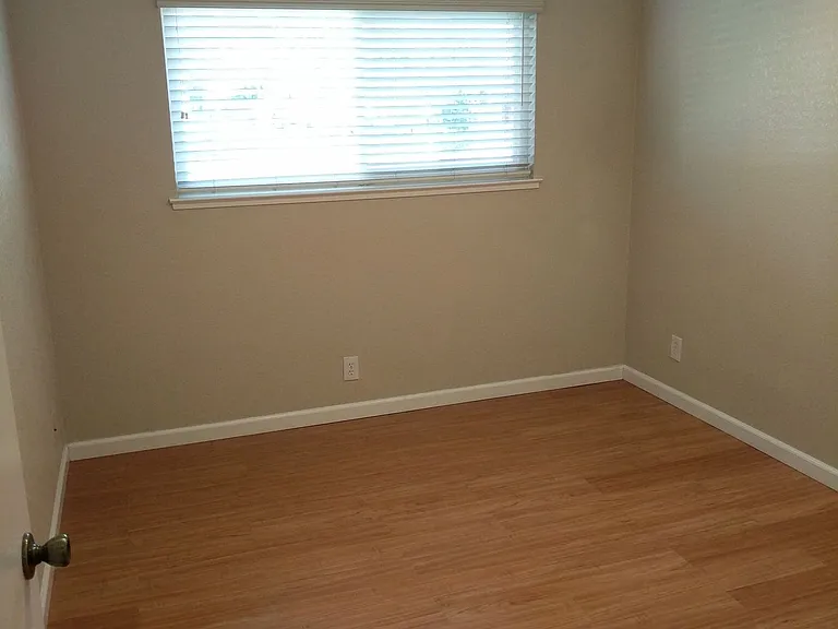 All Single Story Apartment Community — Photo 13