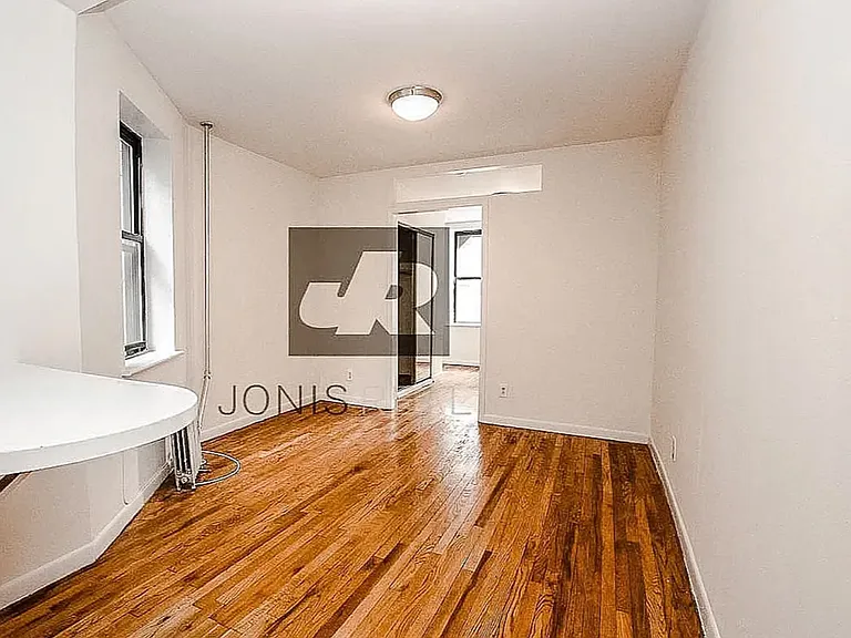 318 E 34th St #5A — Photo 2