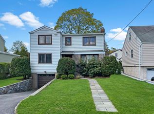136 Frank Ave, Mamaroneck, NY 10543