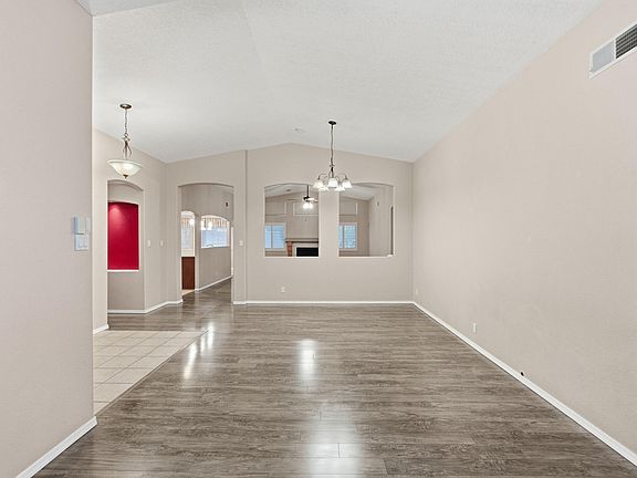 5th image of 3133 Ashkirk Loop SE