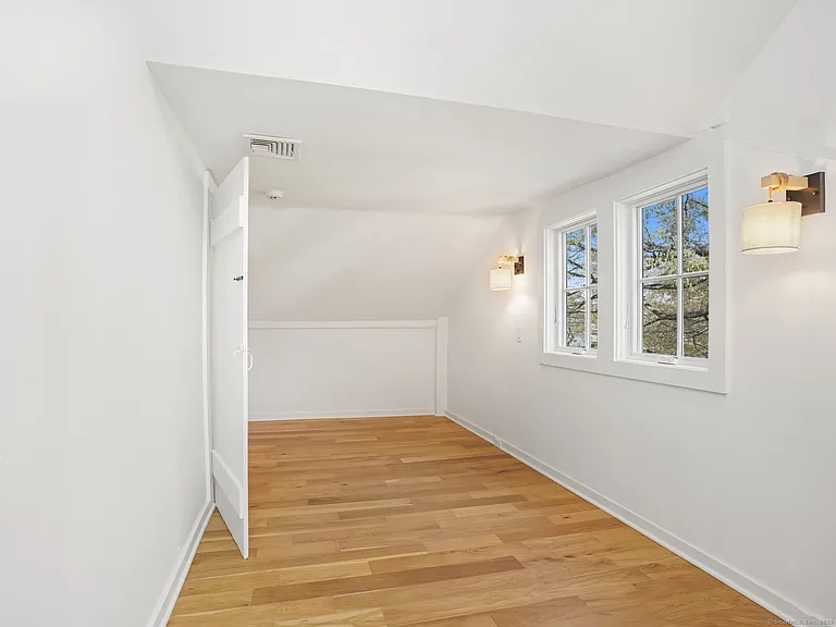 168 Rowayton Ave #A — Photo 16