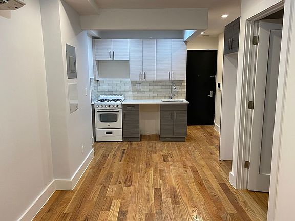 2nd image of 173 Vernon Ave APT 4