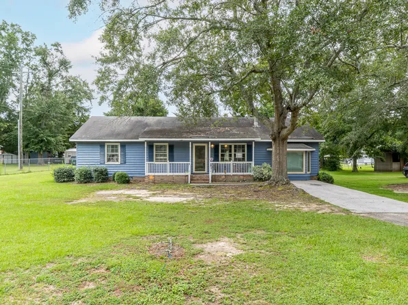 240 Camelia St, Blackville, SC 29812