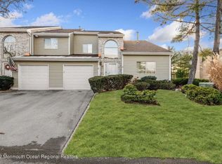 37 Castle Ridge Dr, East Hanover, NJ 07936