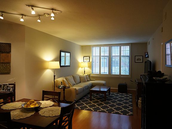 4th image of 1021 N Garfield St APT 232