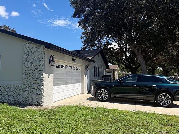 3rd image of 1241 ANGELINE AVENUE