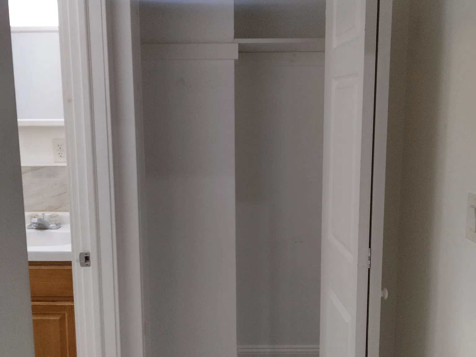 1 bed, 1000 sqft, $2,200 — Photo 2