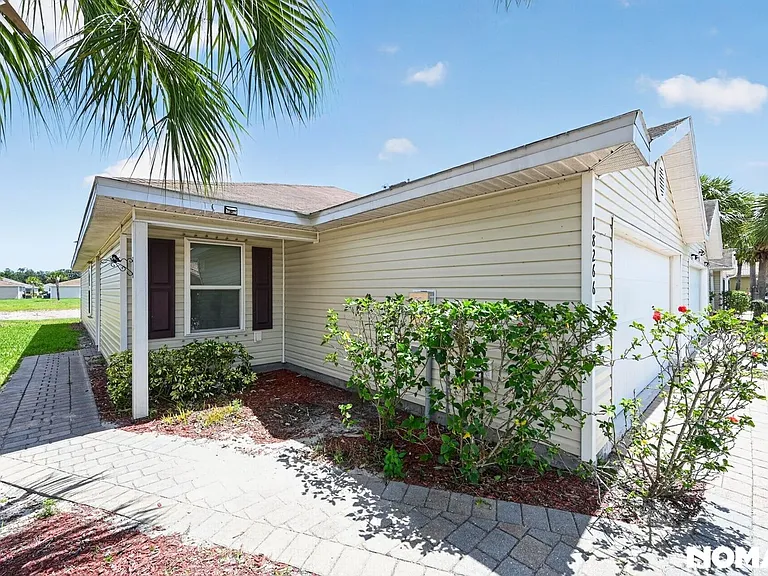 18266 Minorea Ln — Photo 2