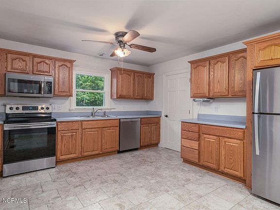 3rd image of 602 Haywood Creek Drive