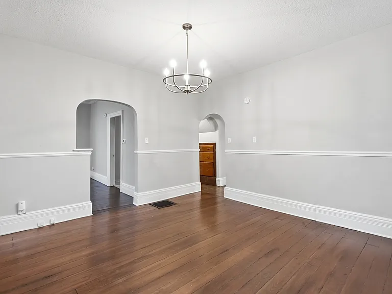 334 W 9th St #1 — Photo 16