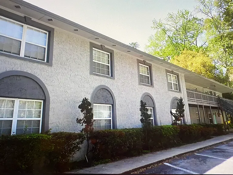 1218 Hickman Rd #13 — Photo 4