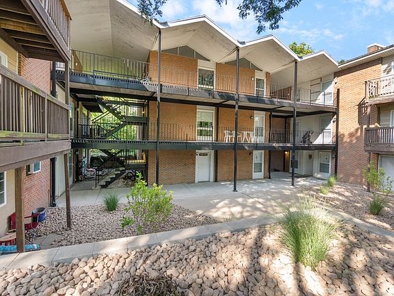 3rd image of 101 Waldorf Pkwy #2