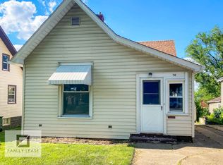 758 10th Ave S, Clinton, IA 52732