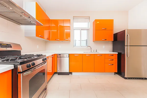 Rented by HCRE | media 11