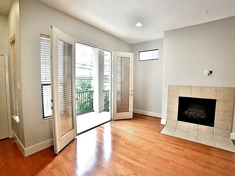 407 Jackson Hill St — Photo 9