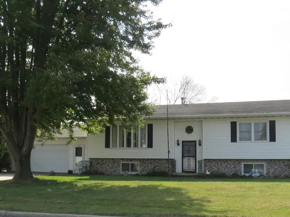 500 Rosemere Ln, Maquoketa, IA 52060