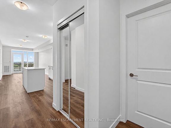4th image of 461 Green Rd #822