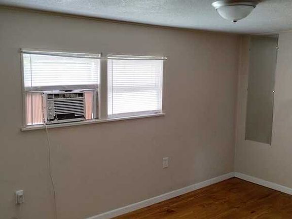 4th image of 5605 Wesconnett Blvd #5603