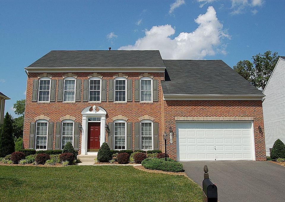 BRICK FRONT COLONIAL