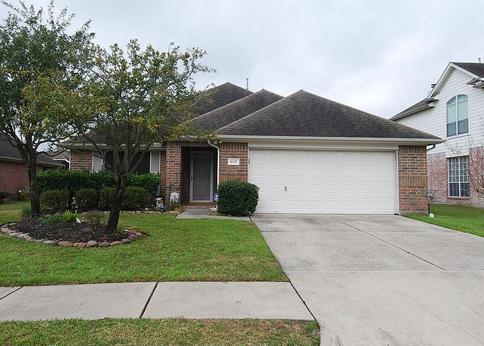 1st image of 19107 Summer Anne Dr