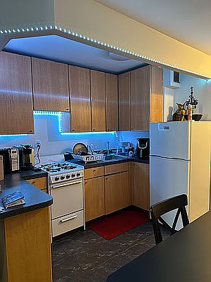 1st image of 530 W 47th St #5C