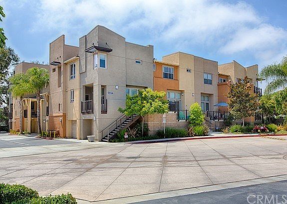 2nd image of 5514 W 149th Pl Unit 6