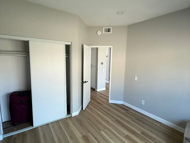 711 Canterbury Cir — Photo 36
