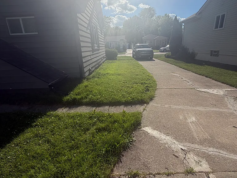 22050 Pleasant Ave #1 — Photo 13