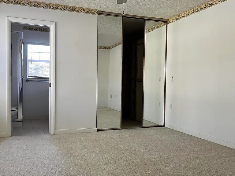 36 Danbury Ct #B — Photo 15