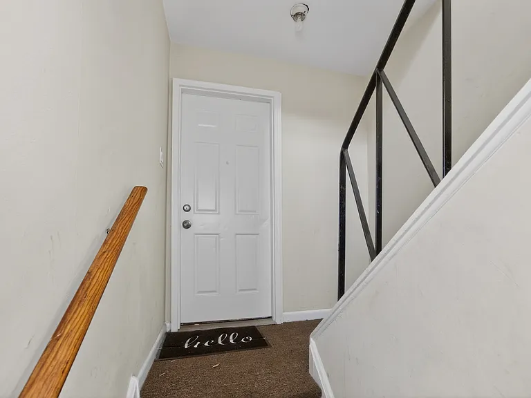 202 Green St #1 — Photo 4