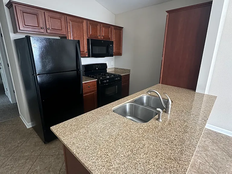 Dockside Village Apartments — Photo 53
