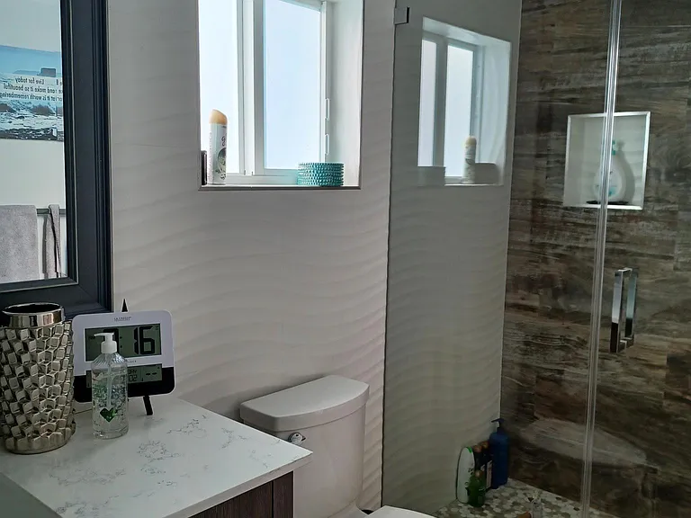 SECOND FLOOR BATH