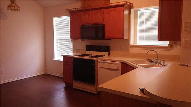 2nd image of 230 Ball St