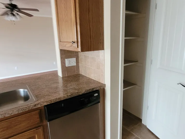 2326 Amy Ln — Photo 15