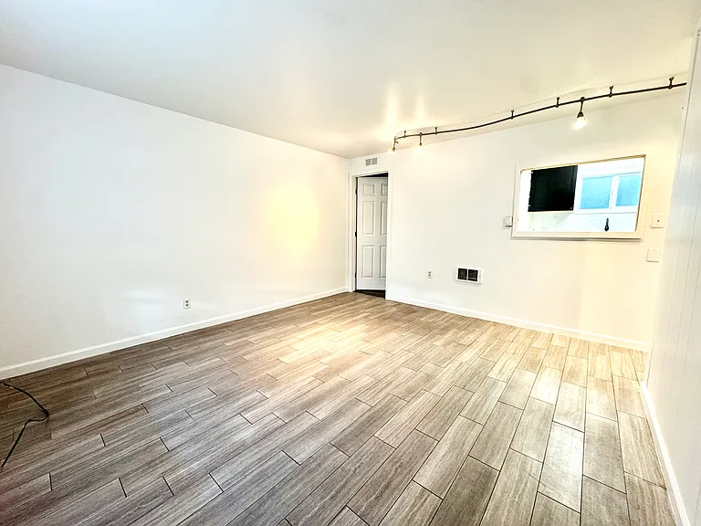 1728 12th Ave S #4 — Photo 14