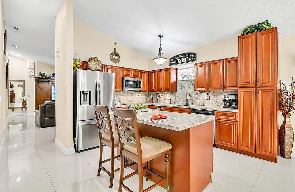 1st image of 2341 NW 39th Ter