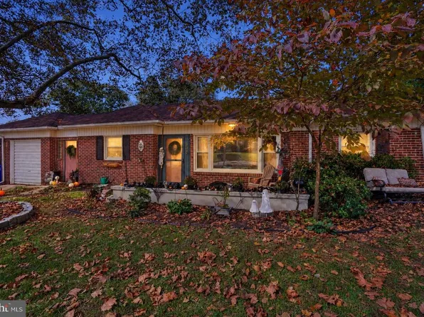 823 Clearmount Rd, York, PA 17403