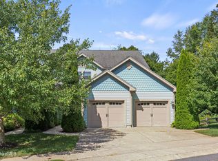 2 Amy Ct, Pittsfield, MA 01201