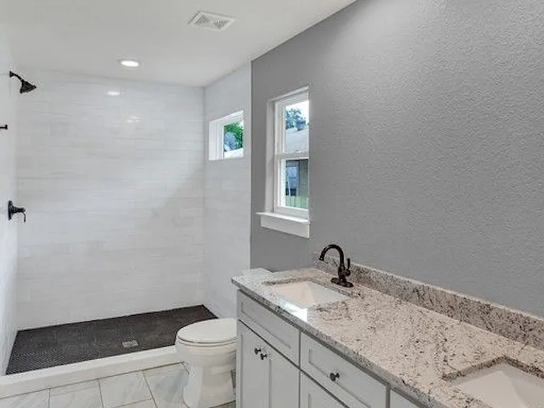 618 E Evergreen St — Photo 6
