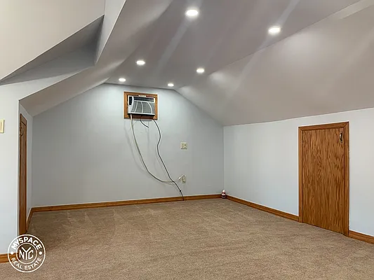 Rented by MySpaceNYC | media 10