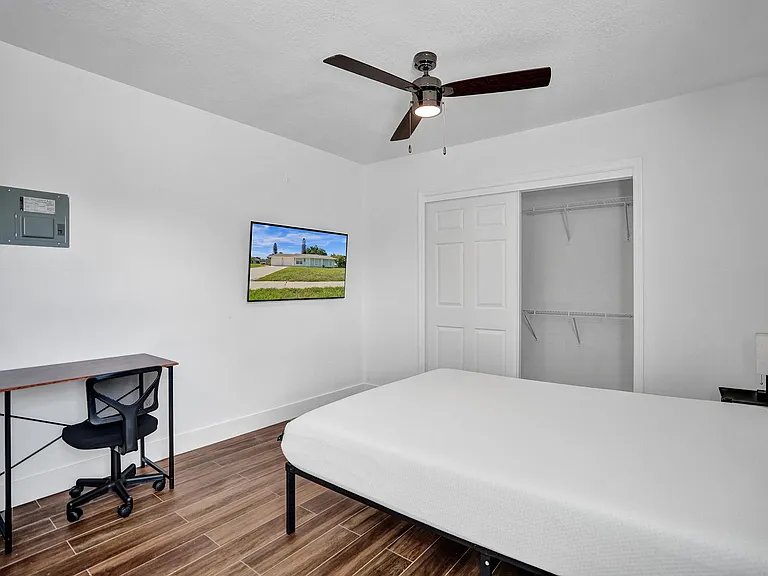 NE Solida Cir — Photo 9