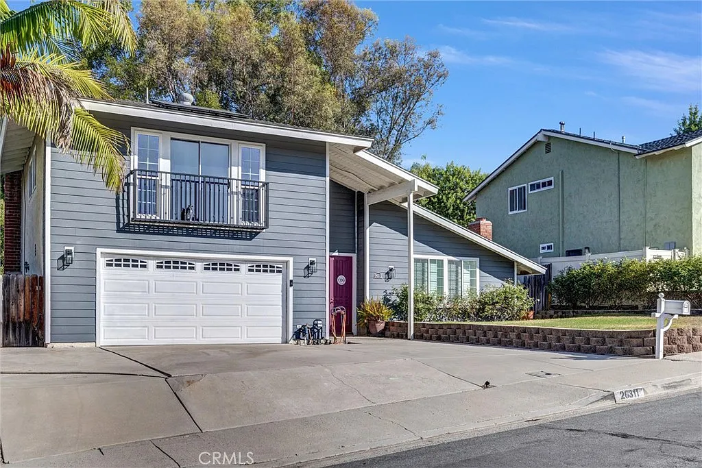3 bed, 2.5 bath, 1950 sqft, $7,500 — Photo 2