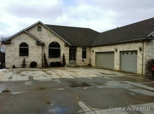 425 N Allen St, Riverton, IL 62561