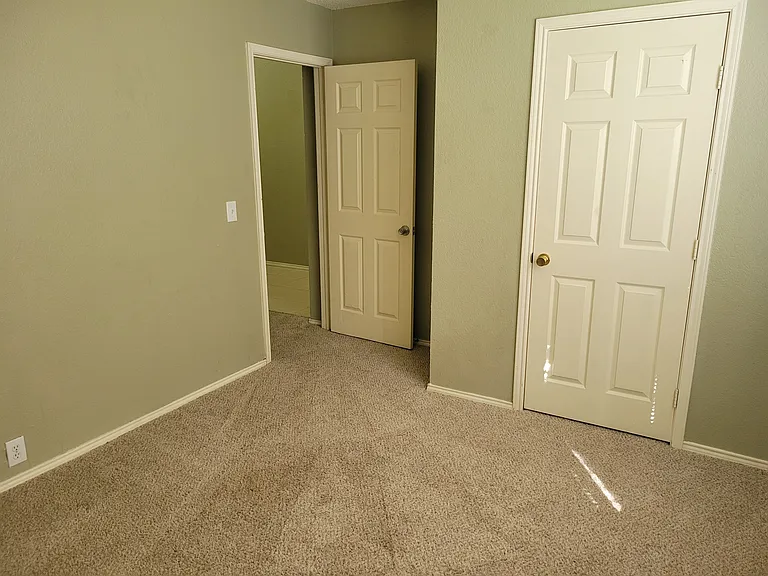 223 Baylor Dr — Photo 13