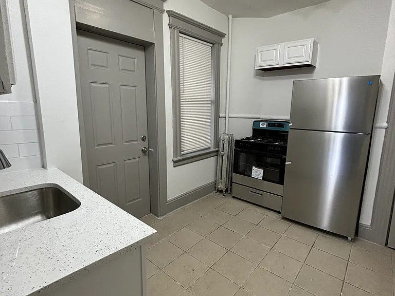 60 N Grove St #6 — Photo 1